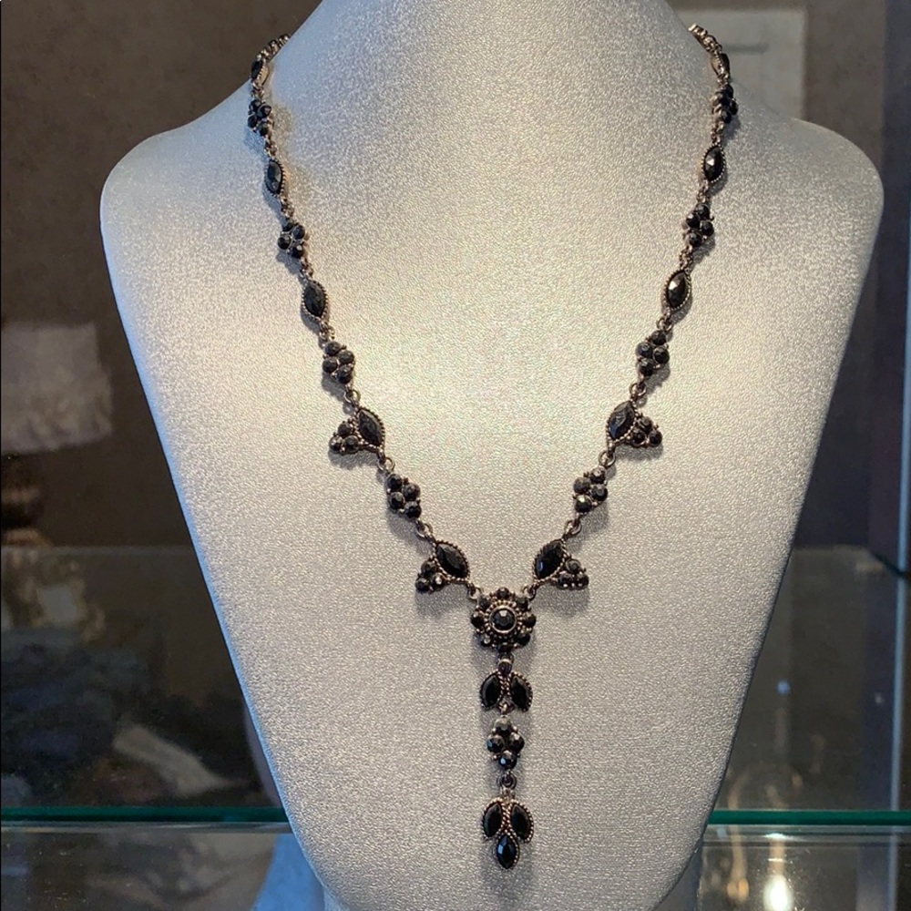 🌺Black Stone Necklace (Adjustable chain)